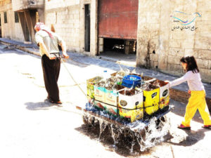 ندرة مياه الشرب تجبر المحاصرين في بلدة الغنطو في ريف حمص الشمالي على الحصول عليها من مصادر ملوثة
