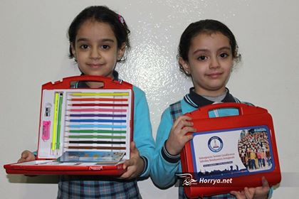 عنتاب توزع هدايا - حرية برس Horrya press